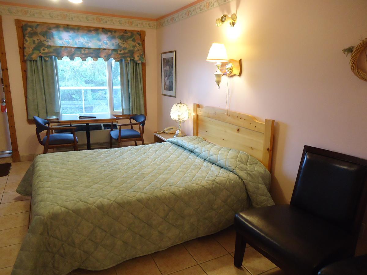 Motel Cote Rivière-du-Loup Екстериор снимка