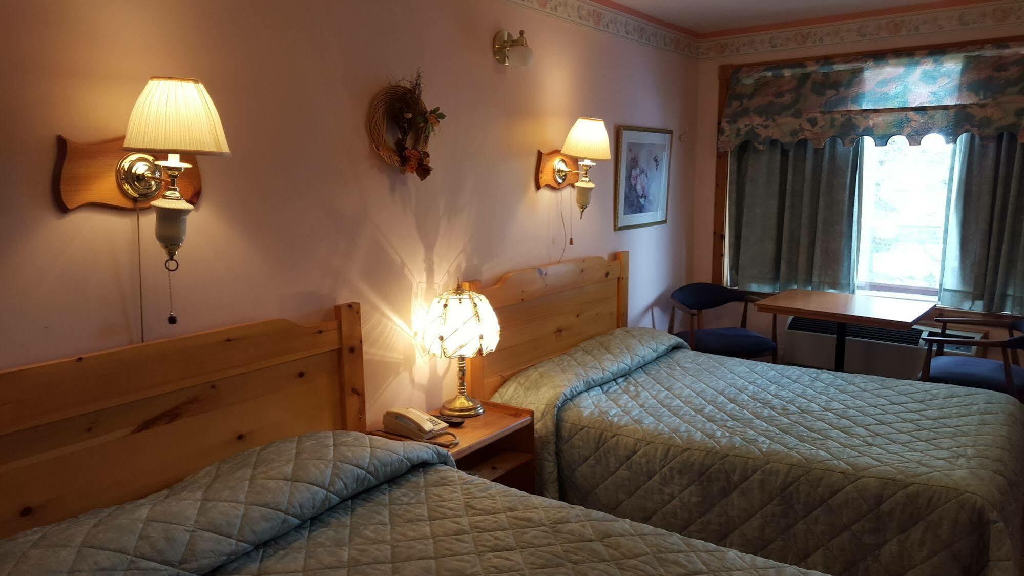 Motel Cote Rivière-du-Loup Екстериор снимка